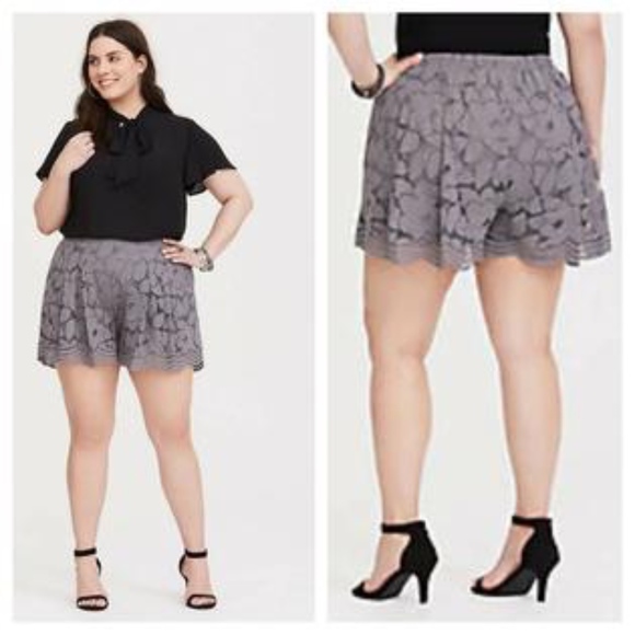 torrid Pants - NWT Gorgeous! Torrid Grey Floral Lace Shorts Sz 3